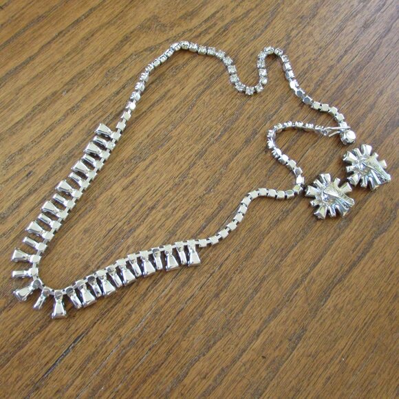 B David Signed Vintage Black/Clear Austrian Crystal Necklace/Clip On Earrings - Picture 3 of 16